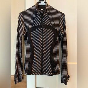 Lululemon jacket, EUC. Size 8.